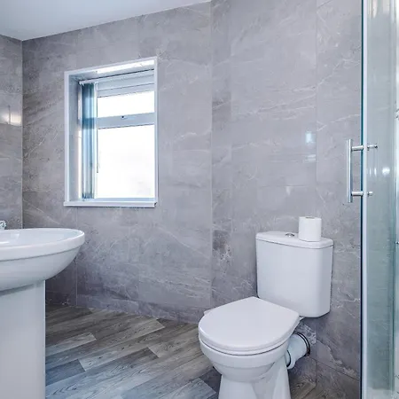 Large 5br House - With Spacious Parking - Close To Station Σπίτι διακοπών Skipton