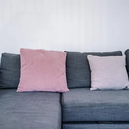 Large 5br House - With Spacious Parking - Close To Station Casa vacanze *